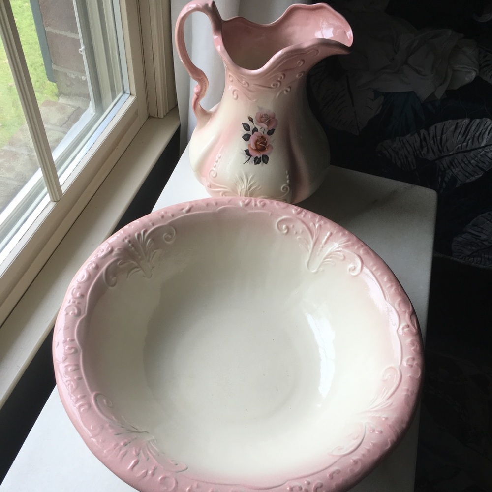 1890 bowl and pitcher